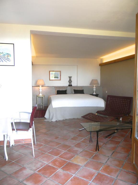 La Bergerie St Antoine Bed & Breakfast Speracedes Room photo